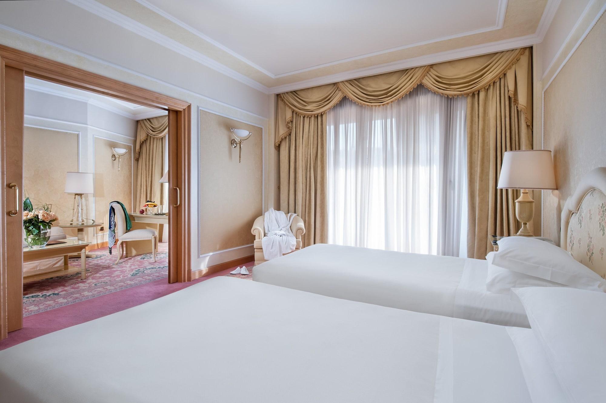 Royal Hotel Carlton Болоня Екстериор снимка